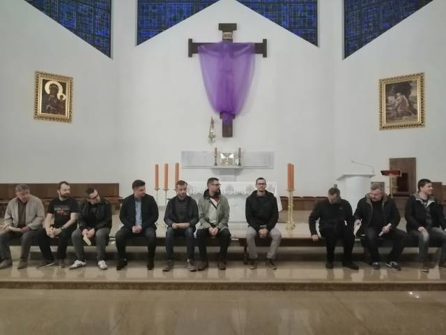 Odprawy liturgiczne i przygotowanie świątyni do Świąt Wielkanocnych 2019