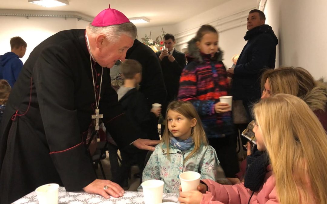 Bp Ordynariusz z Nami na Roratach (zdj. p. K. Błażejczyk, x. M. Wedziuk) 6 XII 2019