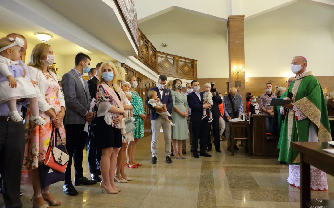 Sakrament chrztu udzielony przez bpa Marka 2020